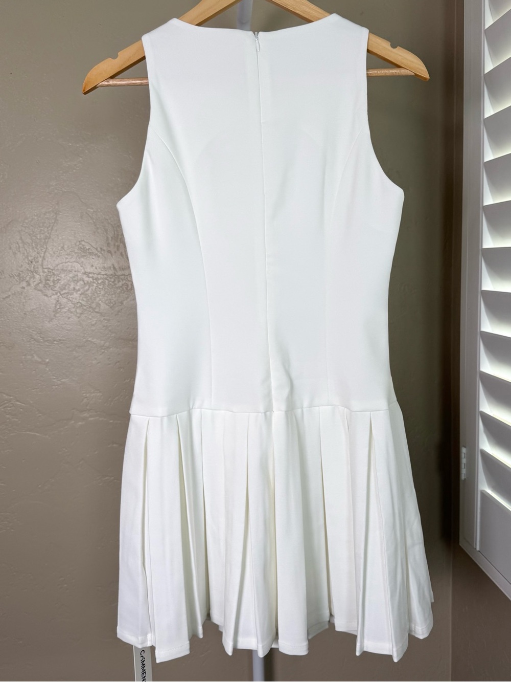 Commense White Pleated Mini Dress Medium NWT Gold Button Sleeveless - Picture 7 of 11